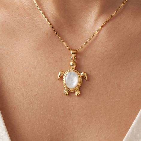 Batu Tortoise Necklace | Mother of Pearl