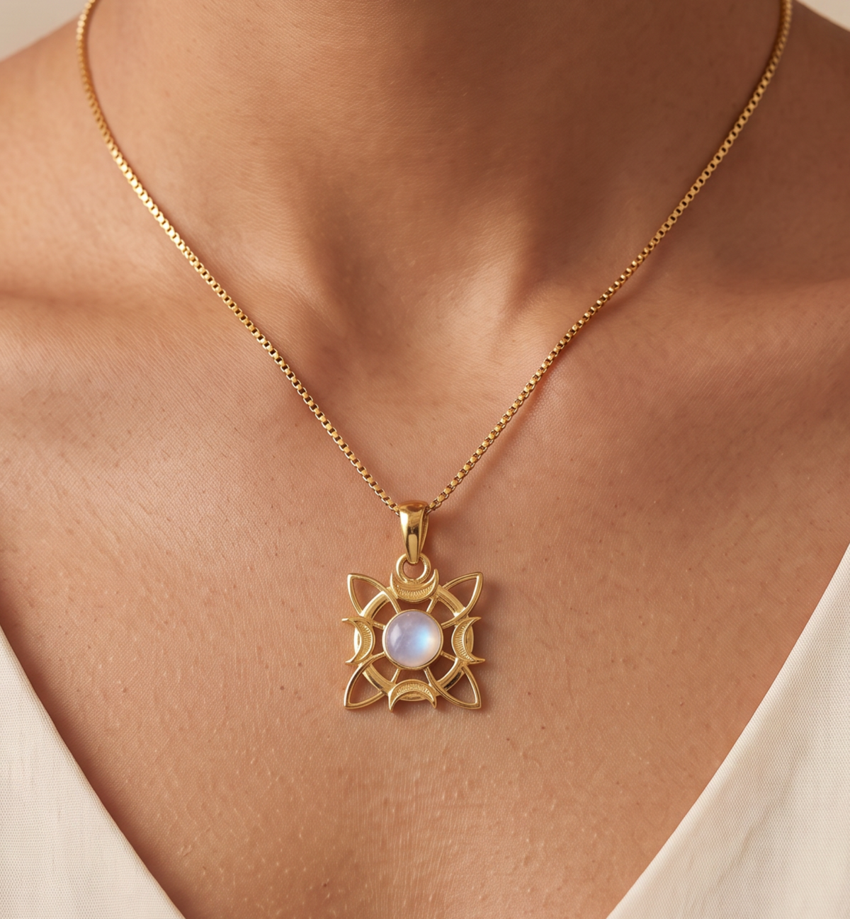 Batu Arya Necklace |  Rainbow Moonstone